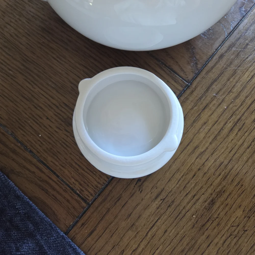 Cordon Blue White Porcelain Teapot